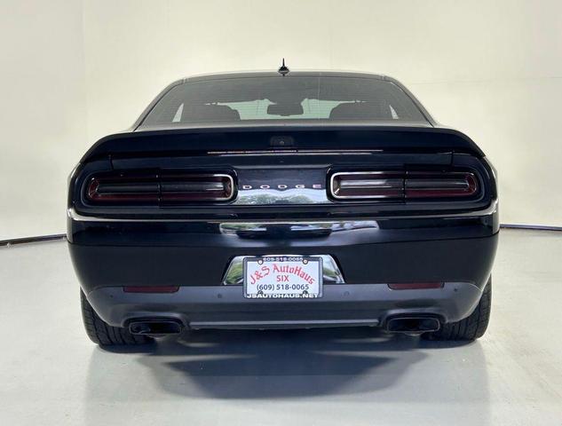 Photo of 2019 Pitch Black Clearcoat Dodge Challenger