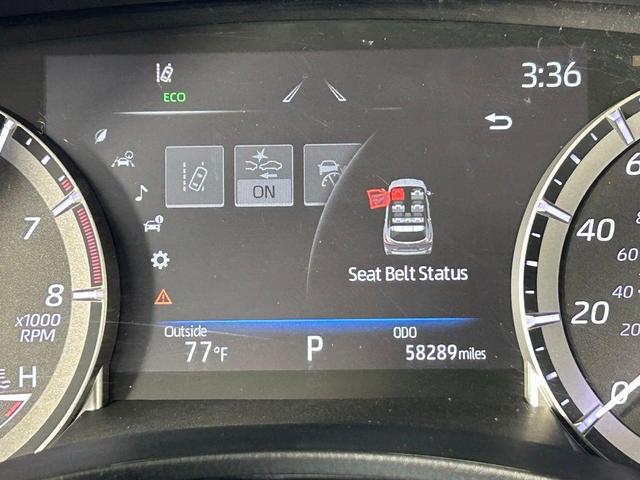 Photo of 2022 White Toyota Highlander
