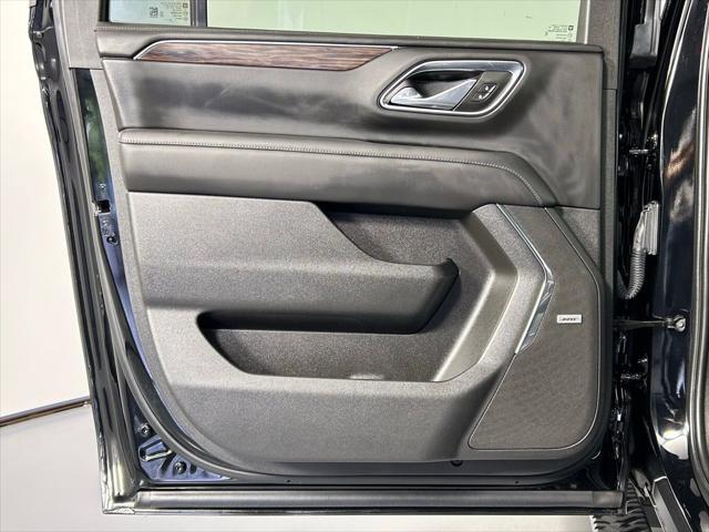 Photo of 2023 Black Chevrolet Suburban