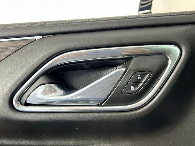Photo of 2023 Black Chevrolet Suburban
