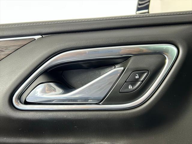 Photo of 2023 Black Chevrolet Suburban