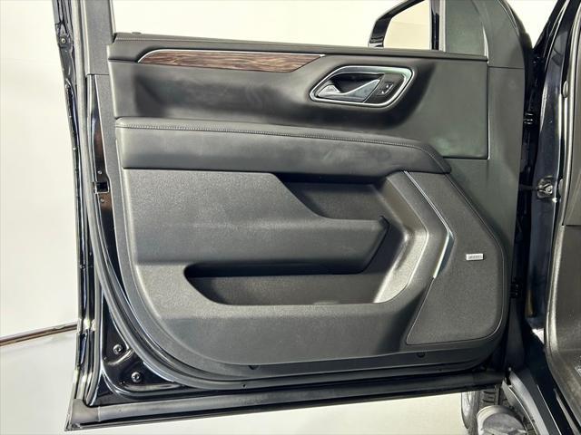 Photo of 2023 Black Chevrolet Suburban