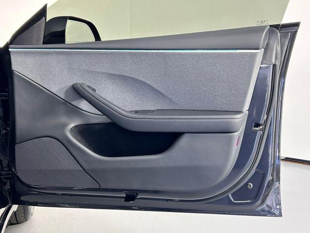 Photo of 2024 Solid Black Tesla Model 3