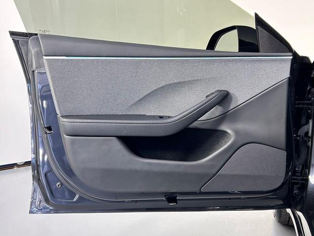 Photo of 2024 Solid Black Tesla Model 3