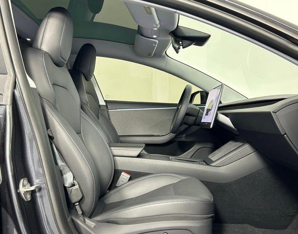 Photo of 2024 Solid Black Tesla Model 3