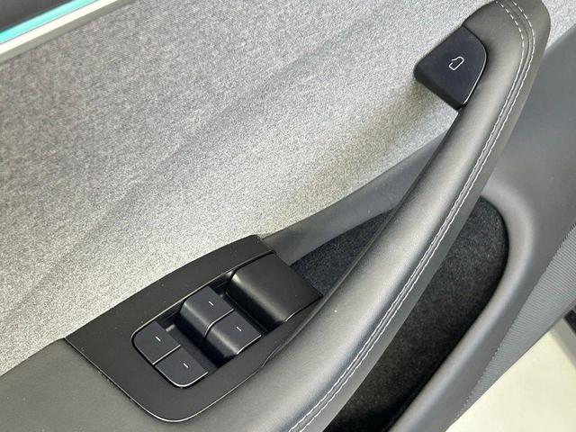 Photo of 2024 Solid Black Tesla Model 3
