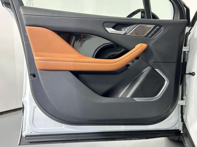 Photo of 2022 Fuji White Jaguar I-PACE
