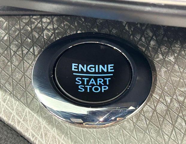 Photo of 2023 Carbonized Gray Metallic Ford Explorer