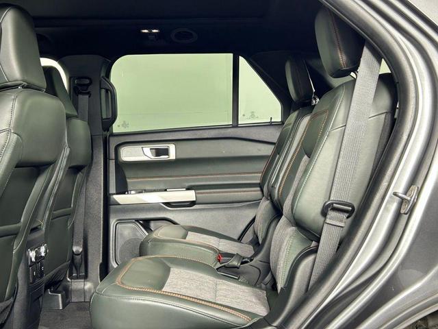 Photo of 2023 Carbonized Gray Metallic Ford Explorer