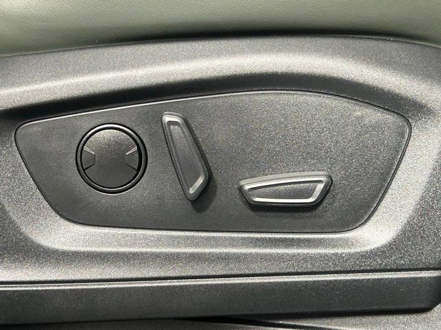 Photo of 2023 Carbonized Gray Metallic Ford Explorer
