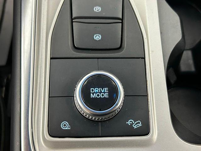 Photo of 2023 Carbonized Gray Metallic Ford Explorer