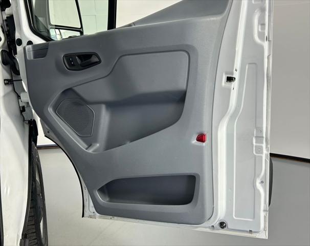 Photo of 2017 Oxford White Ford Transit-150
