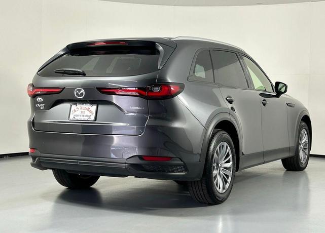 Photo of 2024 Machine Gray Metallic Mazda CX-90