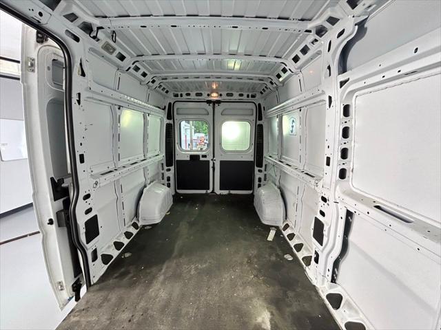 Photo of 2022 Bright White Clearcoat RAM ProMaster 2500