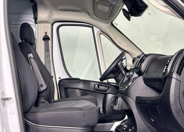 Photo of 2022 Bright White Clearcoat RAM ProMaster 2500