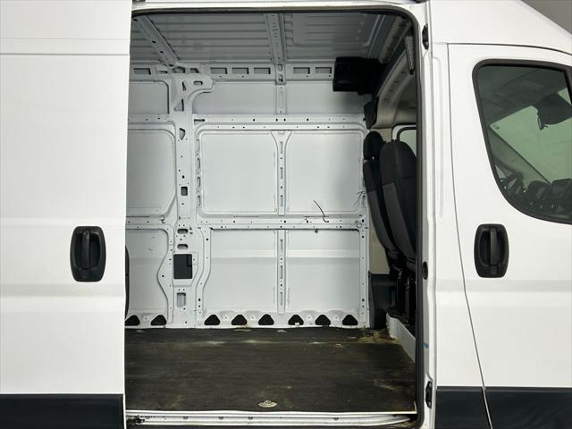 Photo of 2022 Bright White Clearcoat RAM ProMaster 2500