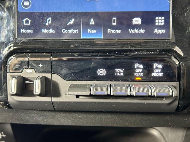 Photo of 2024 Granite Crystal Metallic Clearcoat RAM 2500
