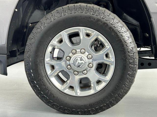 Photo of 2024 Granite Crystal Metallic Clearcoat RAM 2500