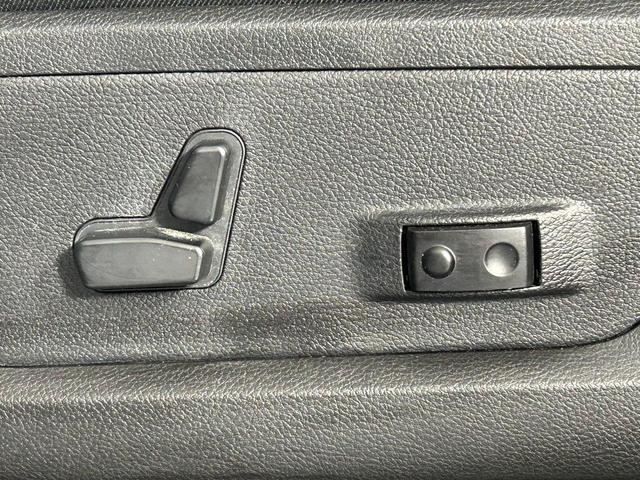 Photo of 2024 Granite Crystal Metallic Clearcoat RAM 2500