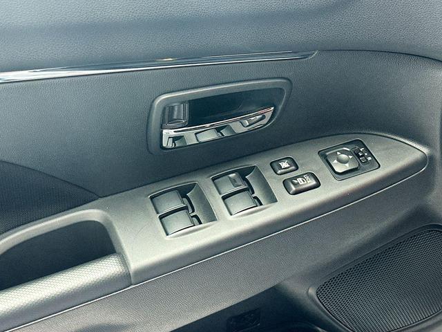 Photo of 2024 White Diamond Mitsubishi Outlander Sport