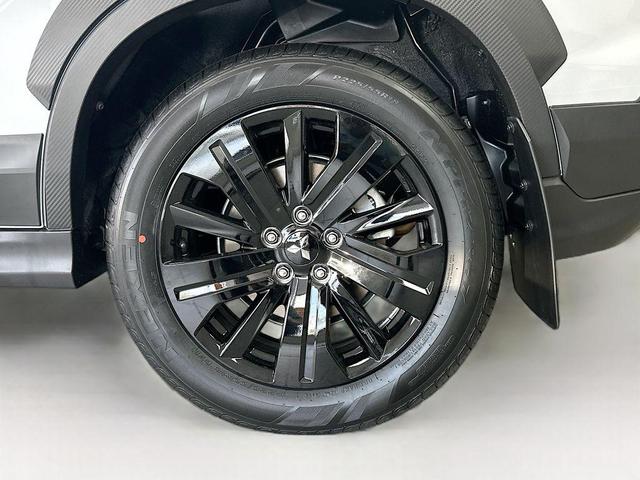 Photo of 2024 White Diamond Mitsubishi Outlander Sport