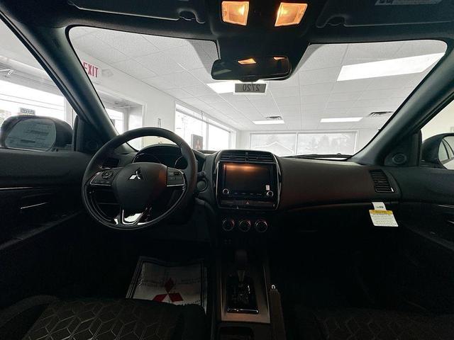 Photo of 2024 White Diamond Mitsubishi Outlander Sport