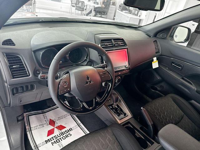 Photo of 2024 White Diamond Mitsubishi Outlander Sport