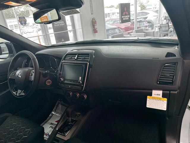 Photo of 2024 White Diamond Mitsubishi Outlander Sport