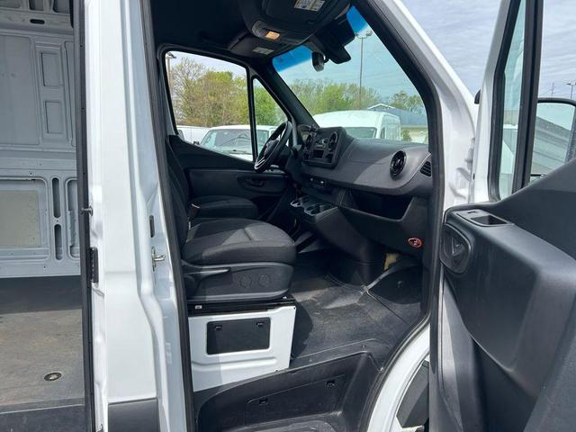 Photo of 2022 White Mercedes-Benz Sprinter 2500