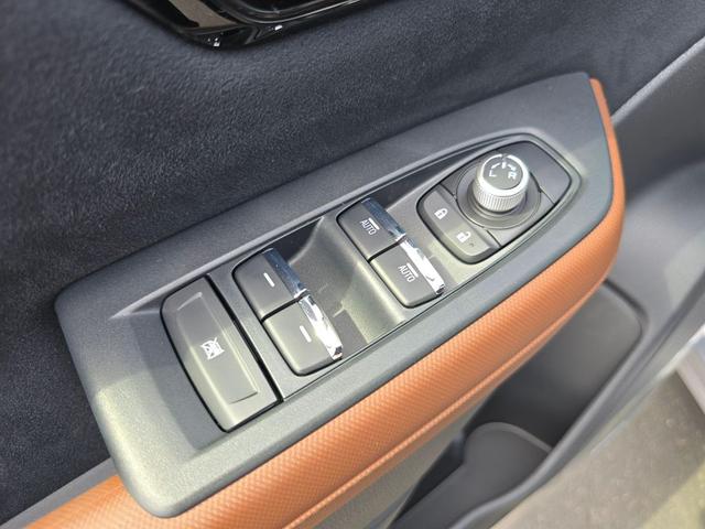 Photo of 2025 Ice Silver Subaru Forester