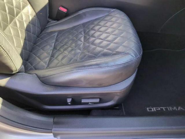 Photo of 2014 Titanium Silver Kia Optima