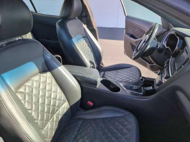 Photo of 2014 Titanium Silver Kia Optima