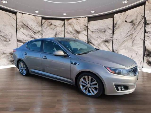 Photo of 2014 Titanium Silver Kia Optima