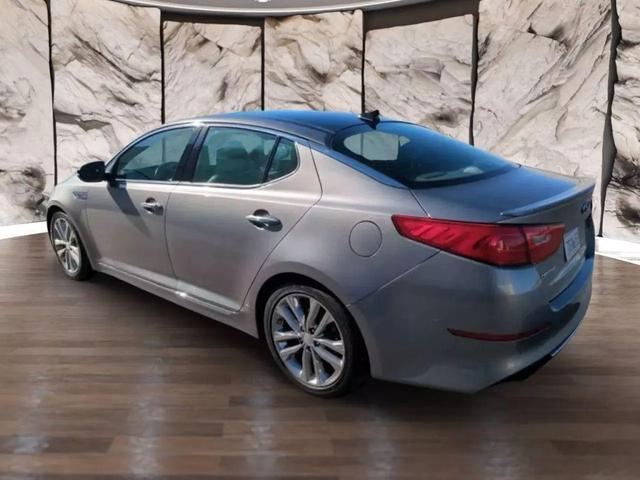 Photo of 2014 Titanium Silver Kia Optima