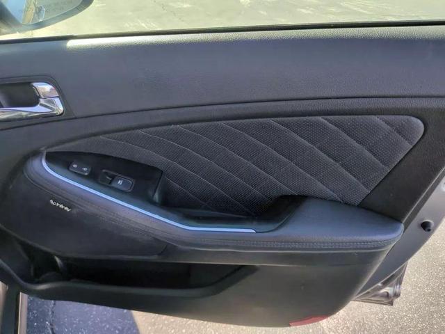 Photo of 2014 Titanium Silver Kia Optima