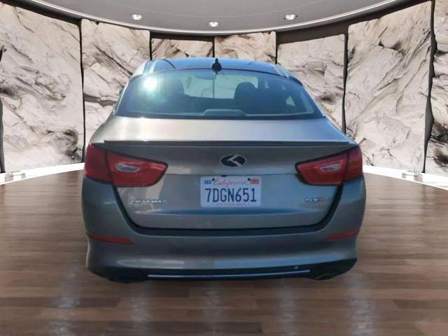 Photo of 2014 Titanium Silver Kia Optima