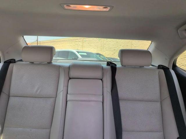 Photo of 2015 Starfire Pearl Lexus ES 300h