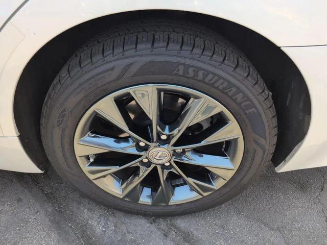 Photo of 2015 Starfire Pearl Lexus ES 300h