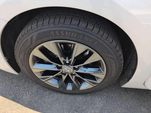 Photo of 2015 Starfire Pearl Lexus ES 300h