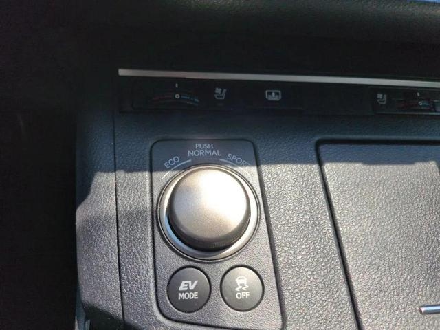 Photo of 2015 Starfire Pearl Lexus ES 300h