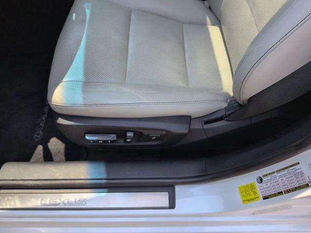 Photo of 2015 Starfire Pearl Lexus ES 300h