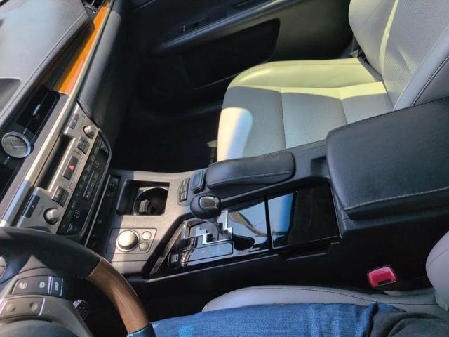 Photo of 2015 Starfire Pearl Lexus ES 300h