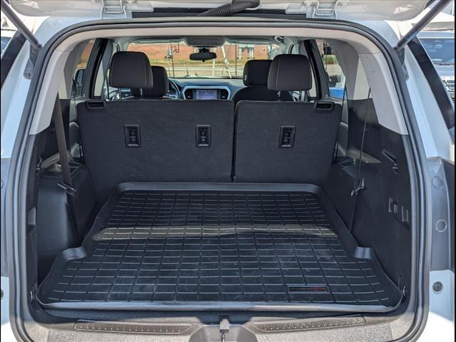 Photo of 2023 Summit White GMC Acadia