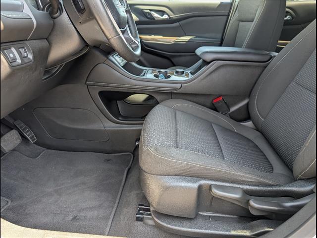 Photo of 2023 Summit White GMC Acadia