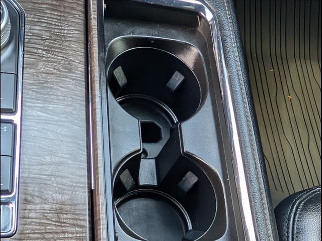 Photo of 2020 White Ford Expedition