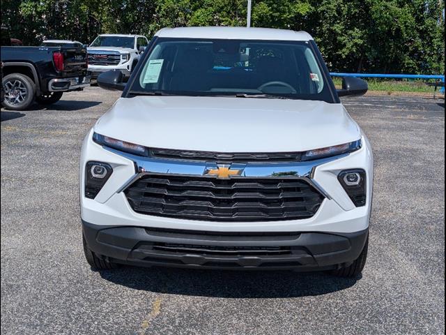 Photo of 2026 Summit White Chevrolet Trailblazer