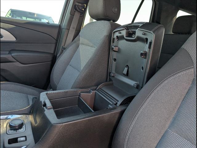 Photo of 2022 Silver Sage Metallic Chevrolet Traverse