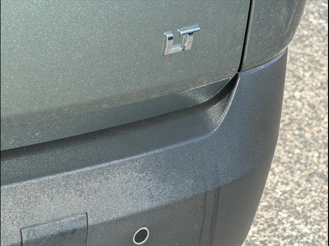 Photo of 2022 Silver Sage Metallic Chevrolet Traverse