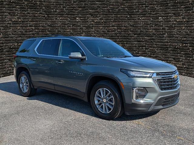Photo of 2022 Silver Sage Metallic Chevrolet Traverse