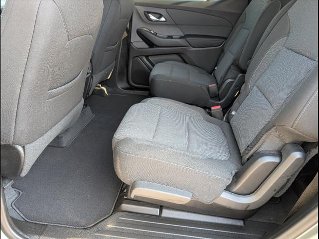 Photo of 2022 Silver Sage Metallic Chevrolet Traverse